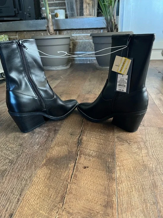 Target Black Mid-Calf Western-Inspired Heeled Booties - Picture 3 of 3